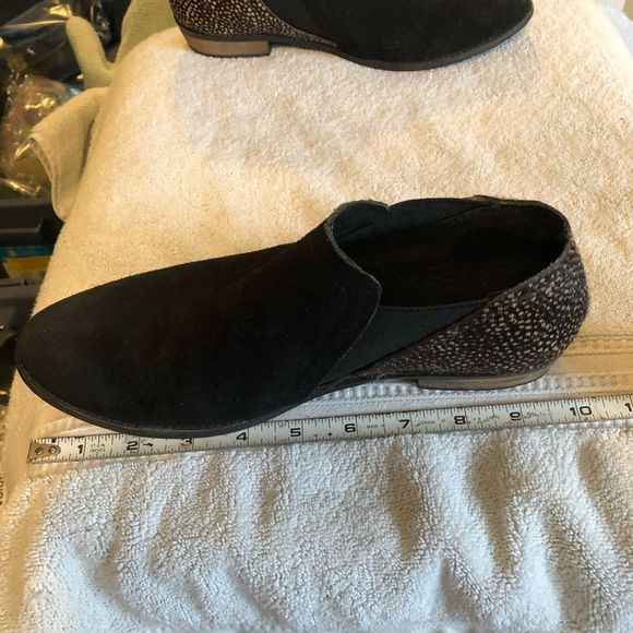 Shoes slip on size 7 - Picture 9 of 9